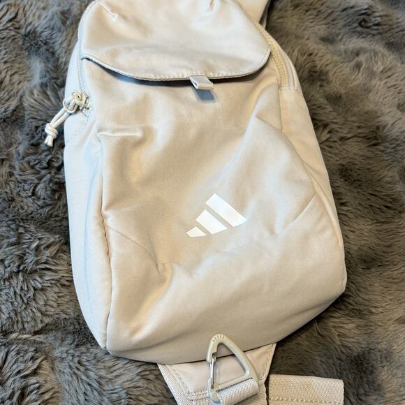 Adidas Essentials 3 Sling Crossbody Bag Unisex Beige Small Bag - Picture 2 of 4